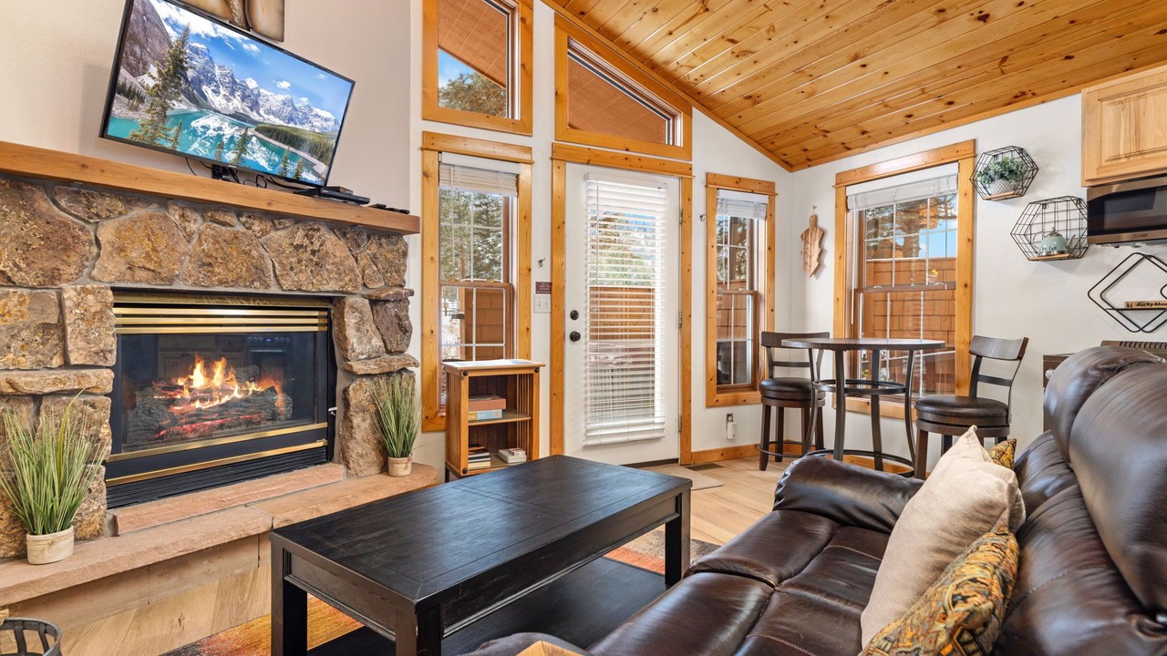 Photo of Livingroom in Fall River Estates