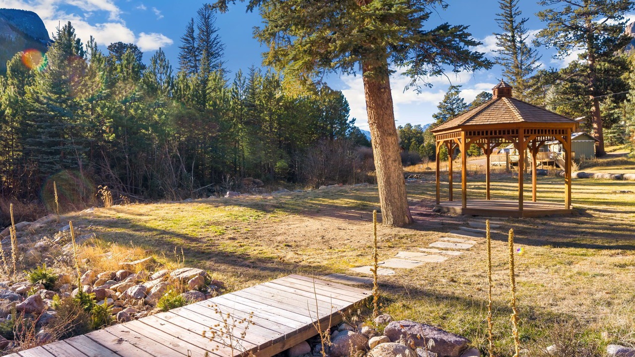 Photo of Outdoor in Fall River Estates