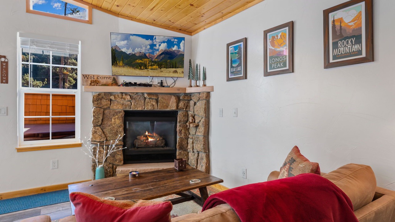 Photo of Livingroom in Fall River Estates