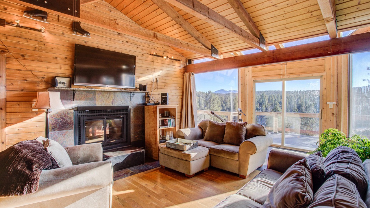 Photo of Livingroom in Woodland Park