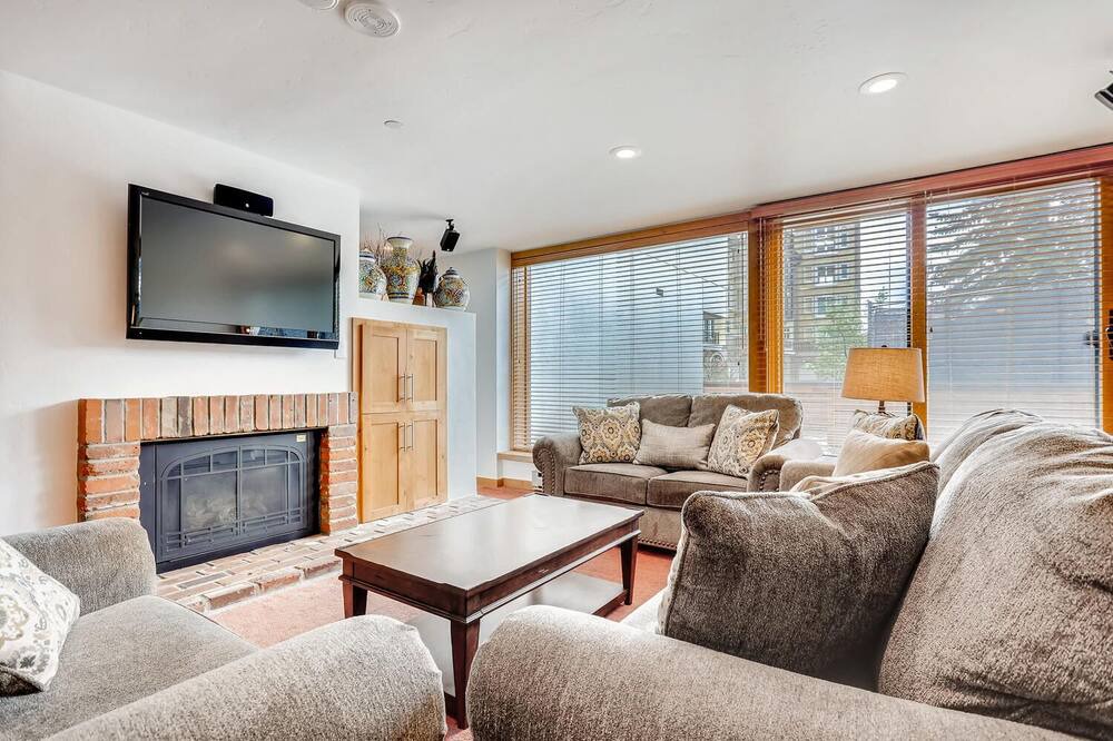 Photo of Livingroom in Vail
