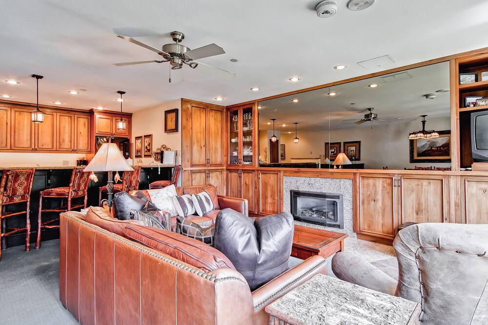 Photo of Livingroom in Vail