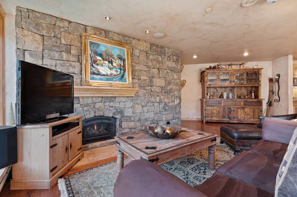 Photo of Livingroom in Vail
