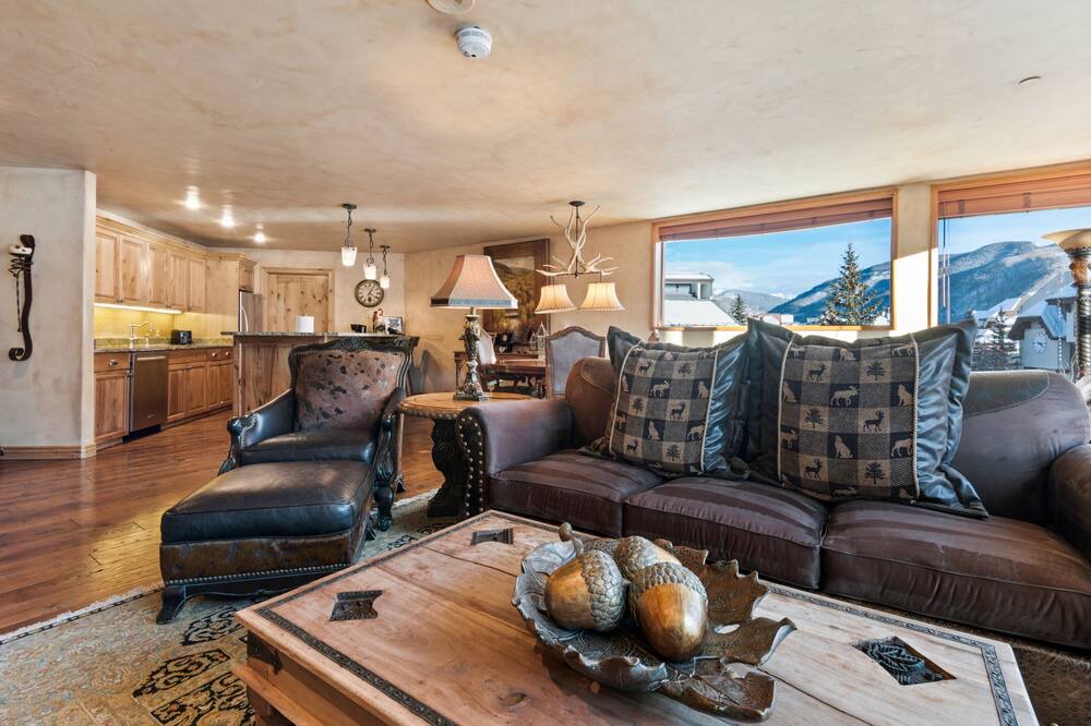 Photo of Livingroom in Vail