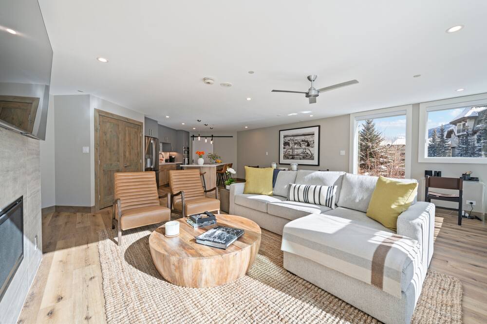 Photo of Livingroom in Vail