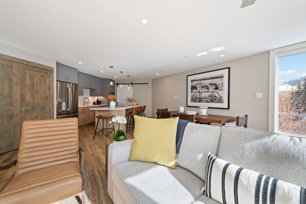 Photo of Livingroom in Vail