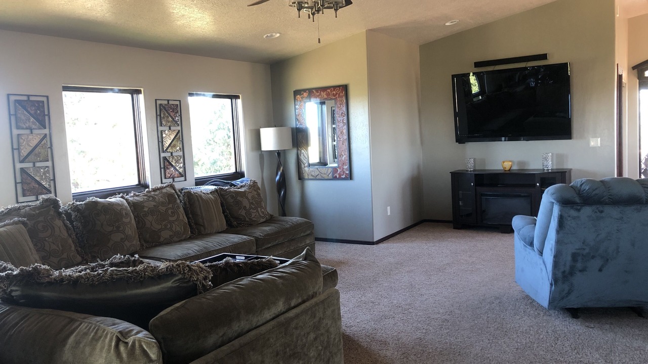 Photo of Livingroom in Hesperus