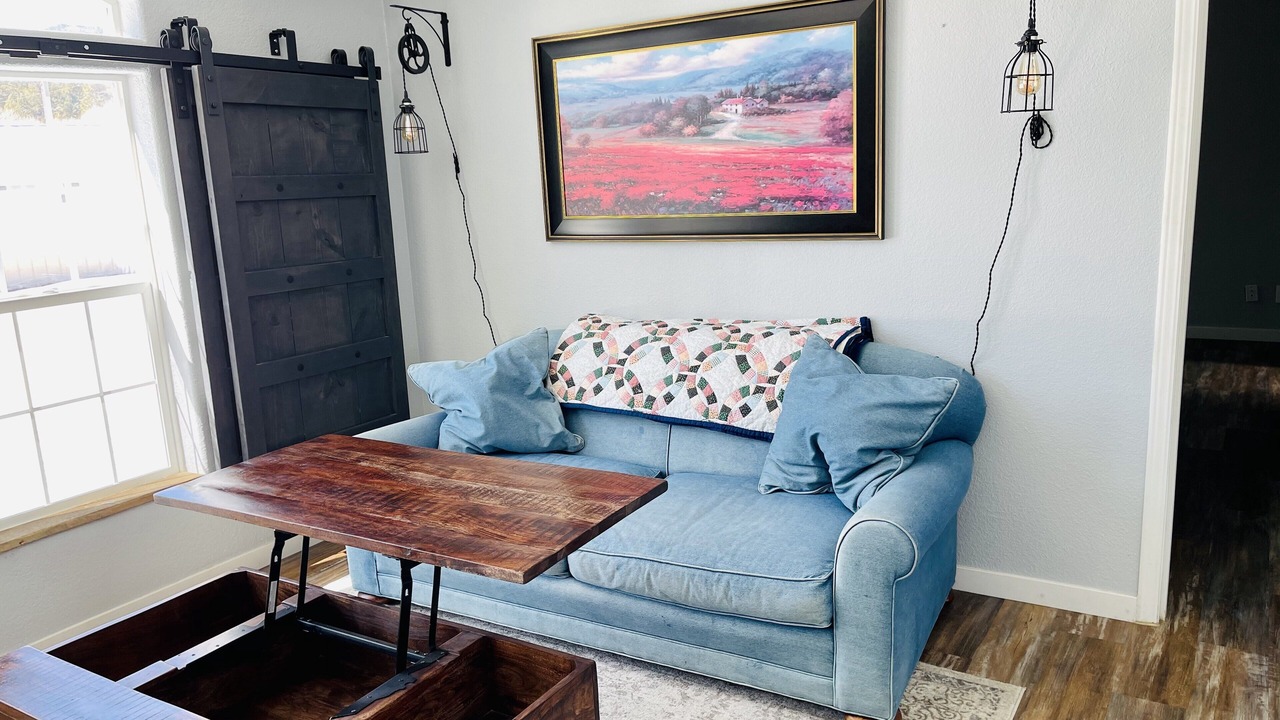 Photo of Livingroom in Pitkin