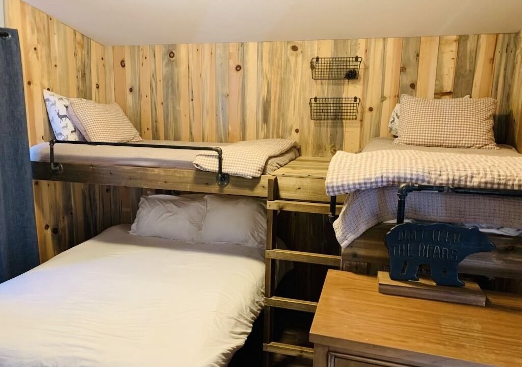 Photo of Bedroom in Pitkin