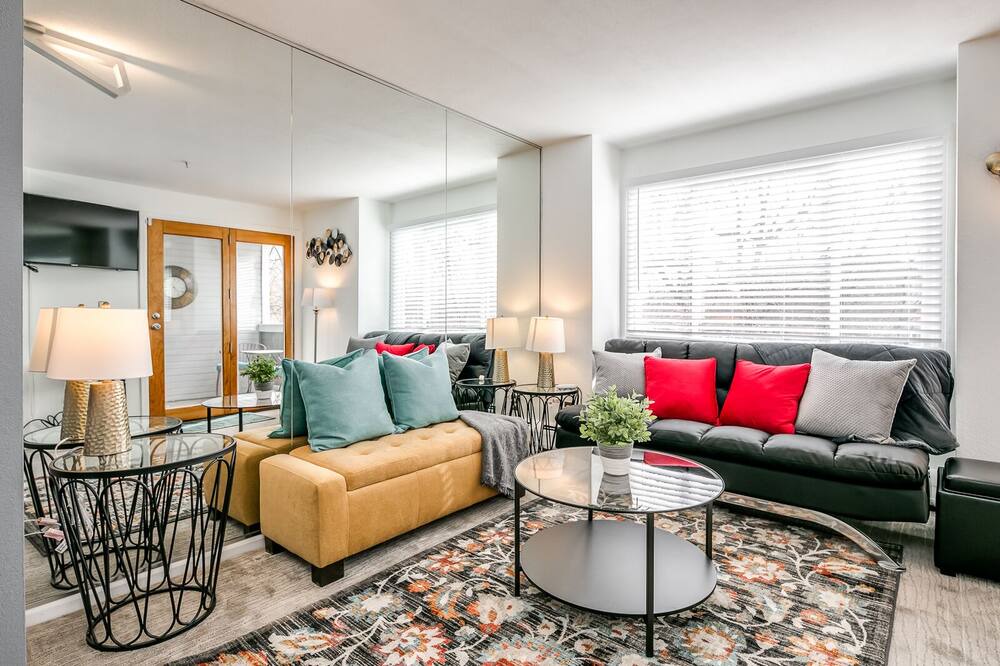 Photo of Livingroom in Whittier