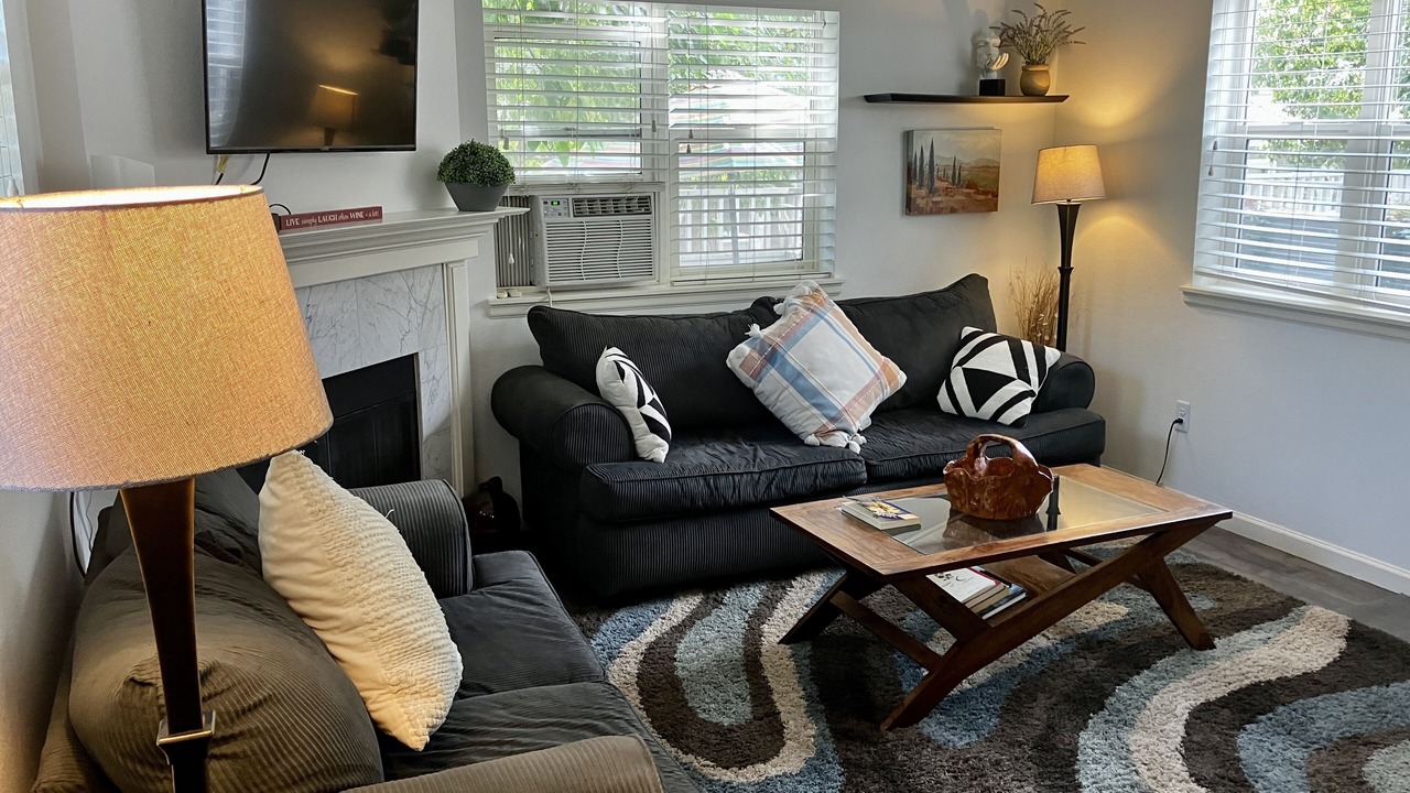 Photo of Livingroom in Glenwood Grove - North Iris