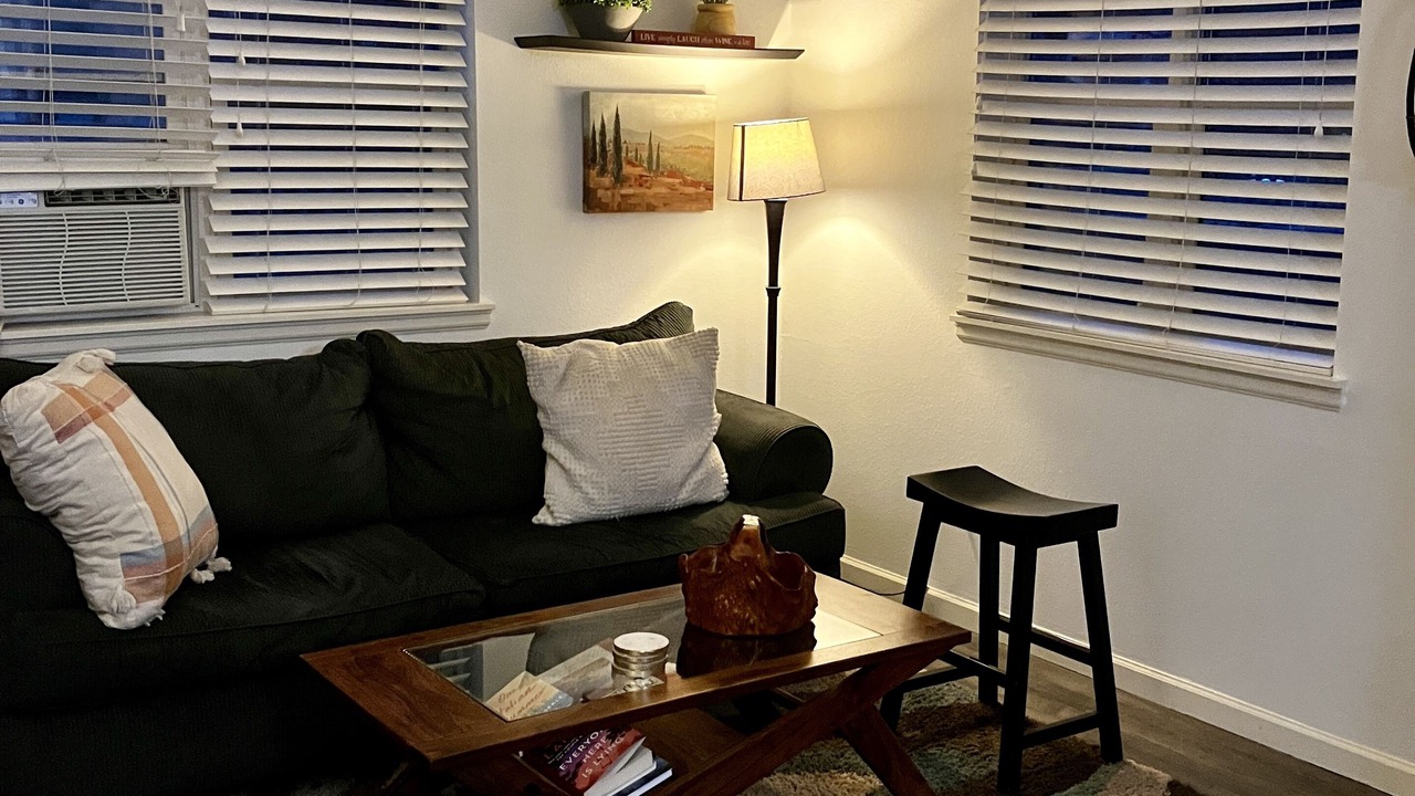 Photo of Livingroom in Glenwood Grove - North Iris