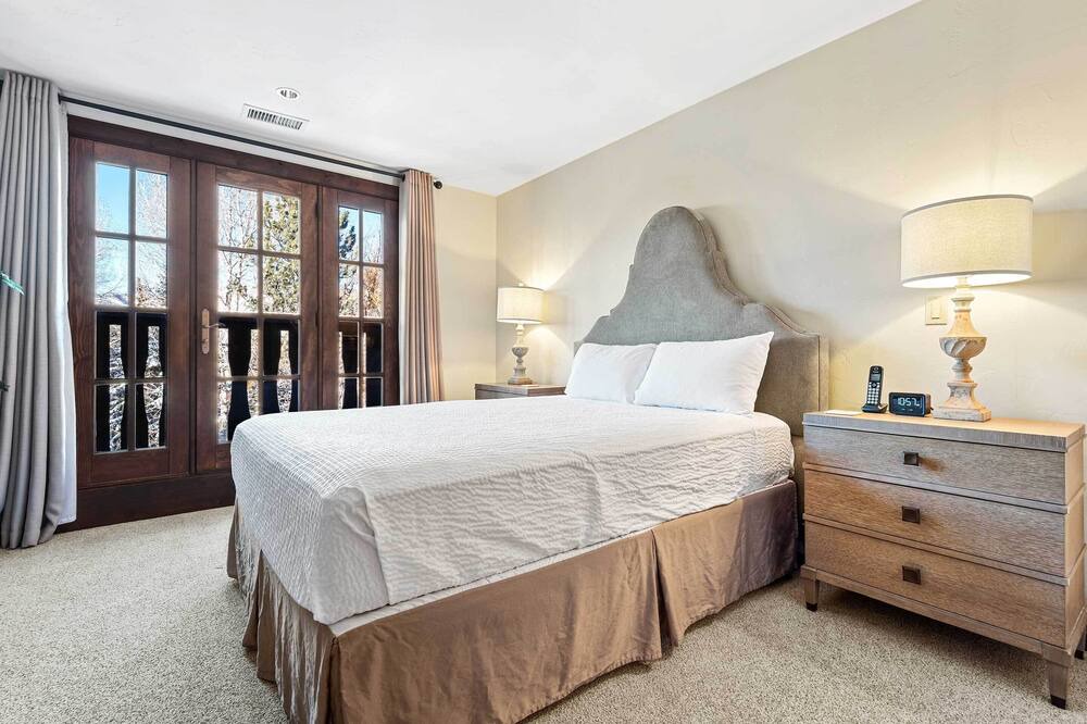 Photo of Bedroom in Avon