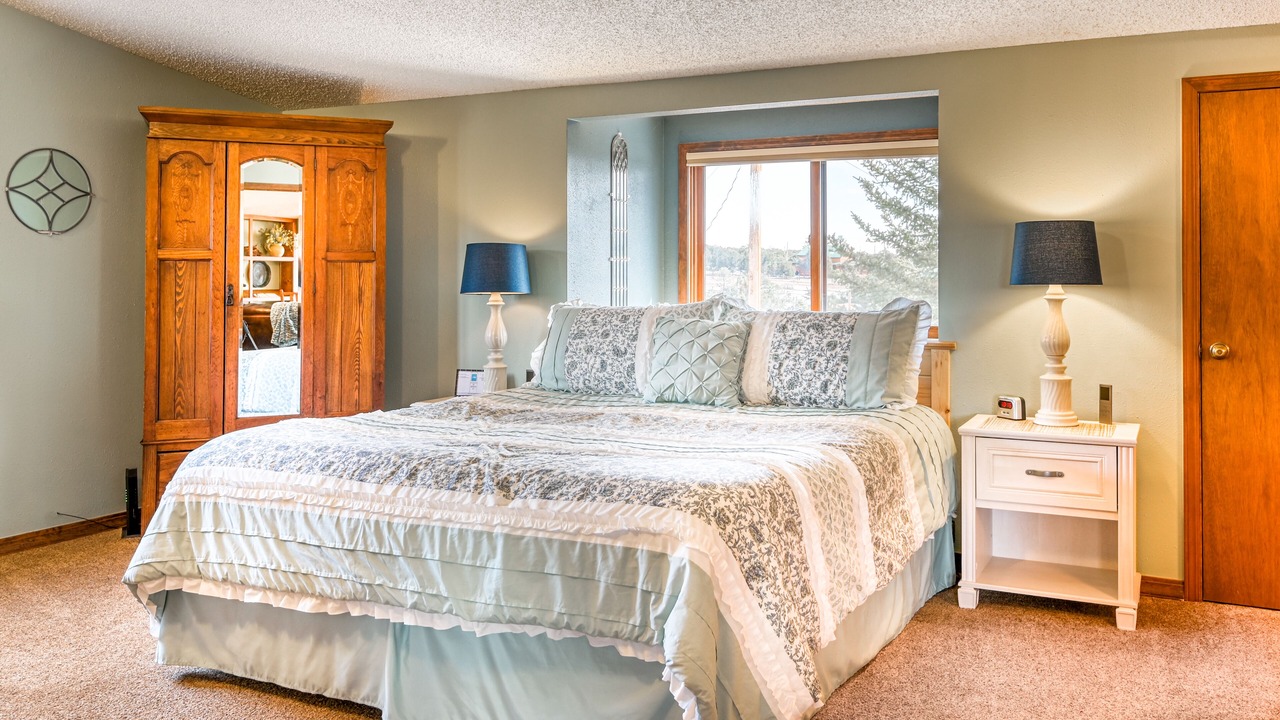Photo of Bedroom in Alpine Village