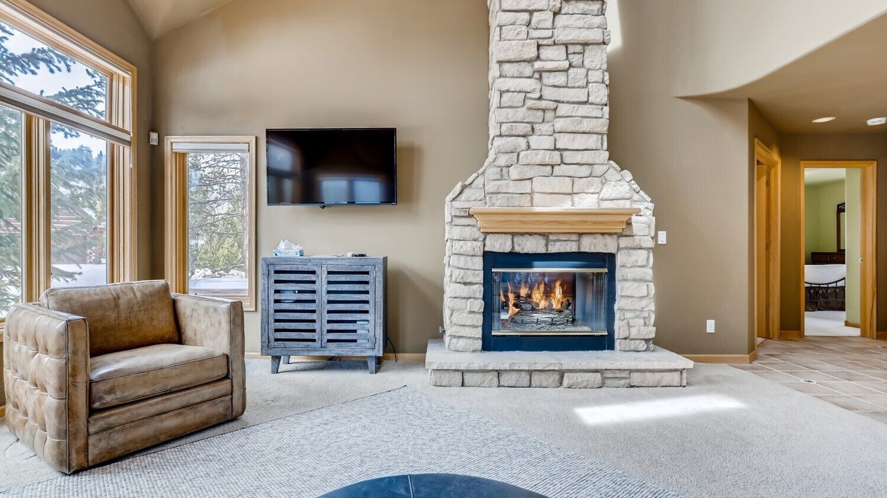 Photo of Livingroom in Three Peaks