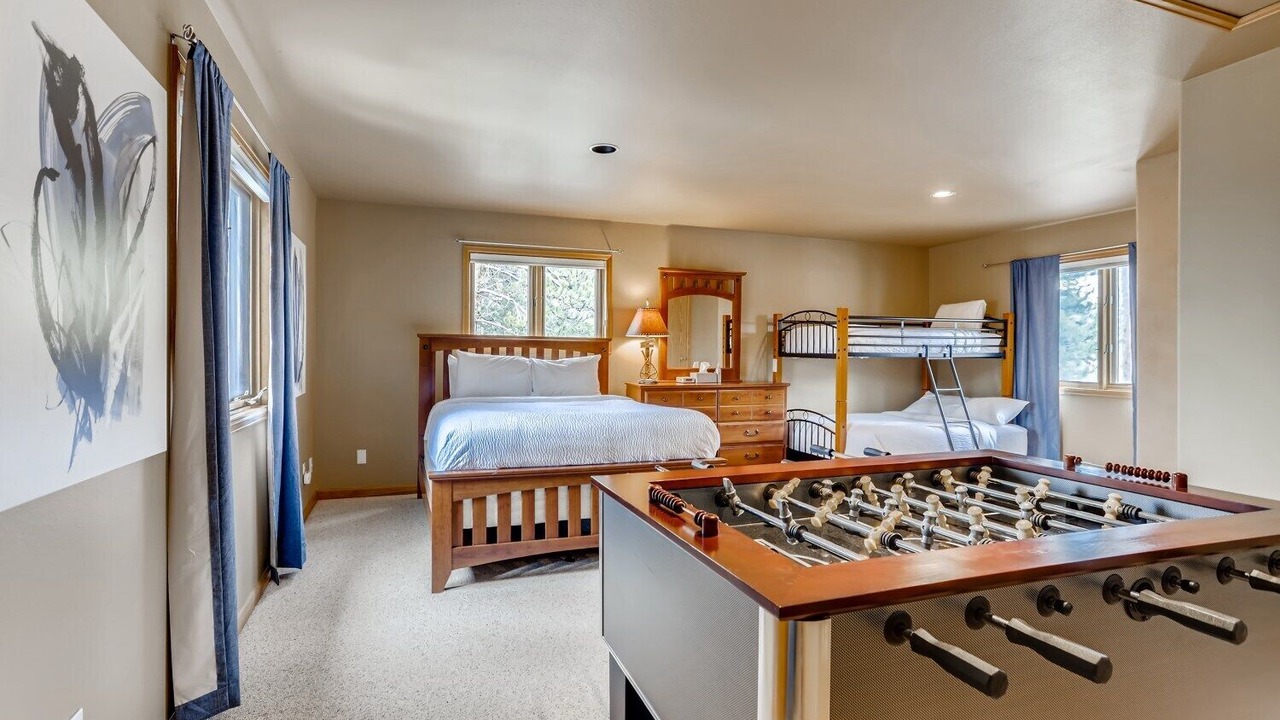 Photo of Bedroom in Three Peaks