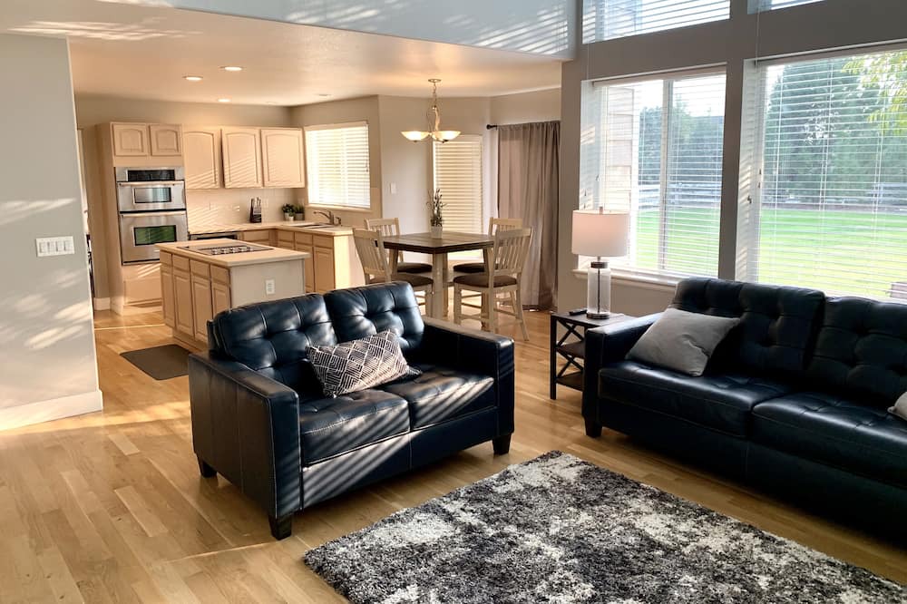 Photo of Livingroom in North Westminster