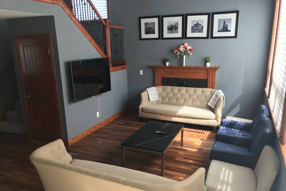Photo of Livingroom in Thornton
