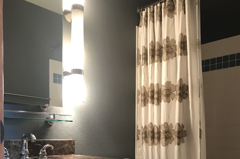 Photo of Bathroom in Thornton