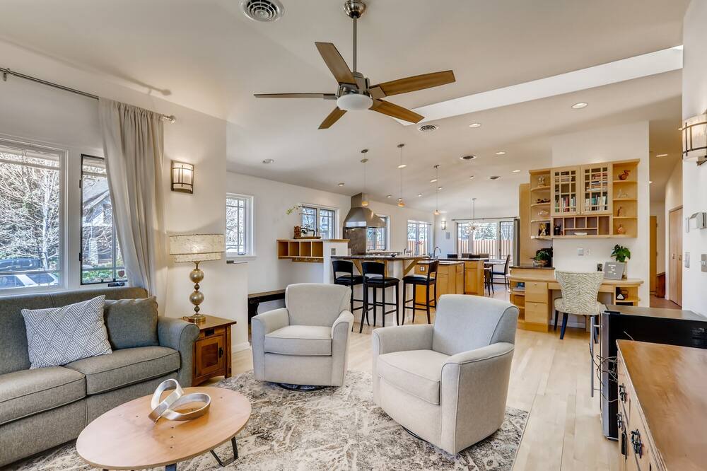 Photo of Livingroom in Newlands