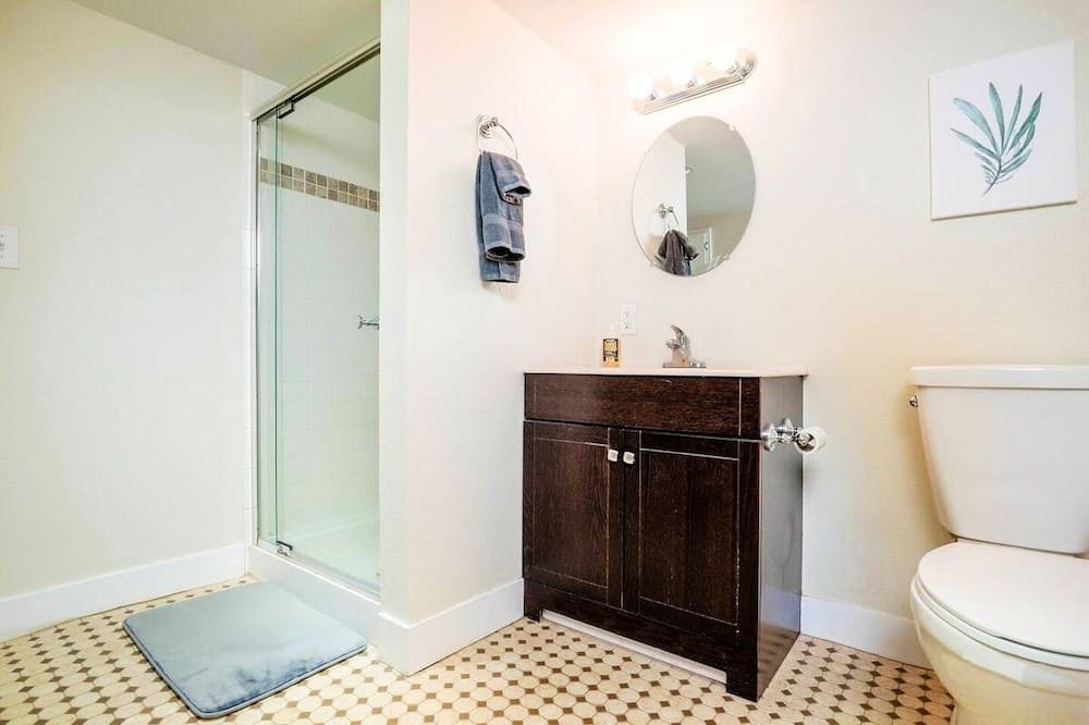 Photo of Bathroom in Cole