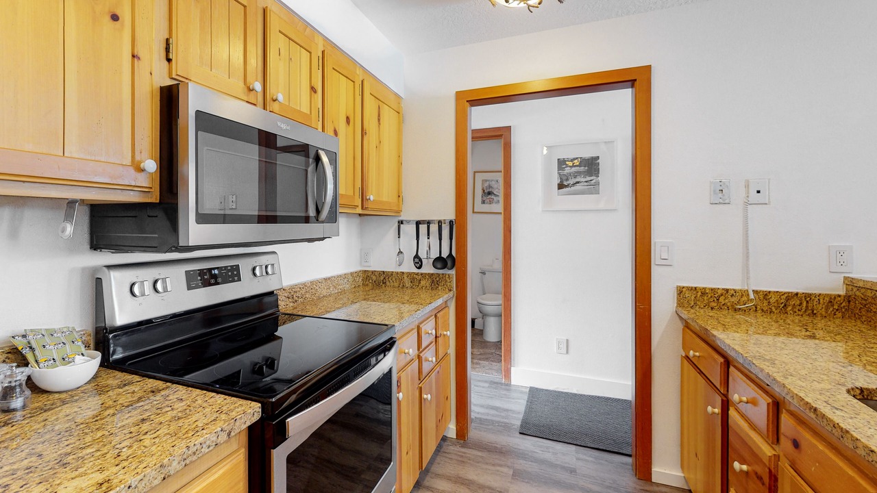 Photo of Kitchen in Lakeside Village