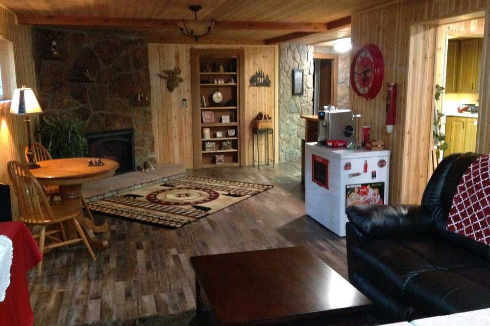 Photo of Livingroom in North Central Evergreen