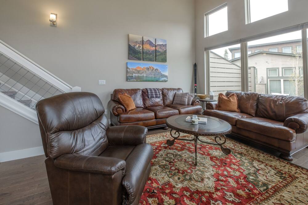 Photo of Livingroom in Rendezvous