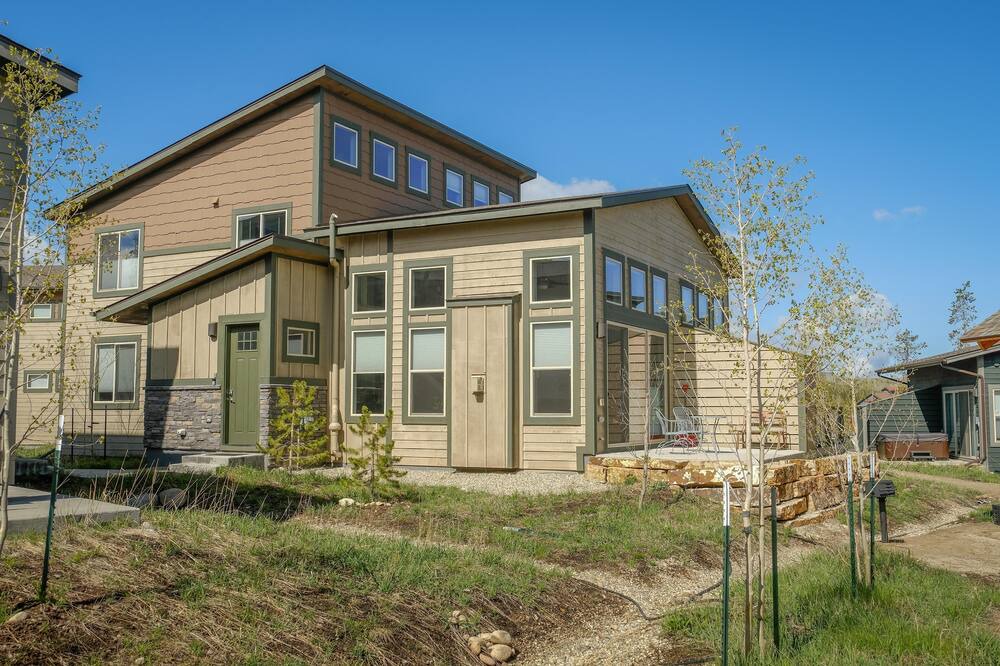 Photo of Outdoor in Rendezvous