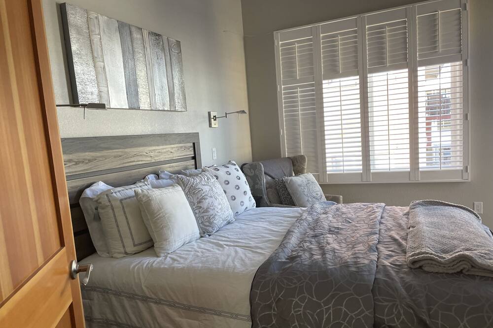 Photo of Bedroom in Newlands