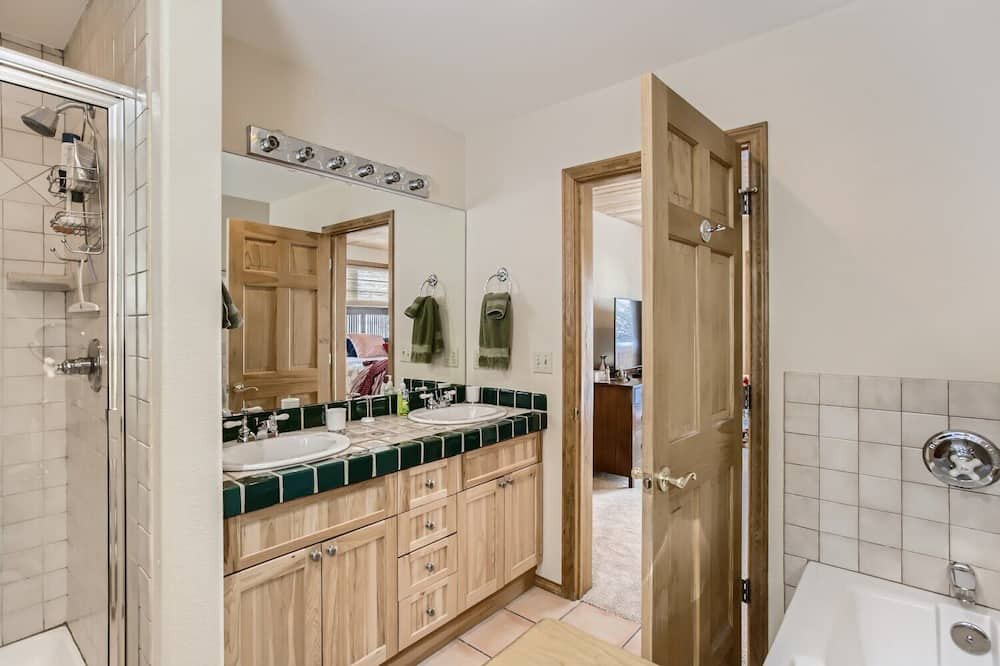 Photo of Bathroom in Forest Hills