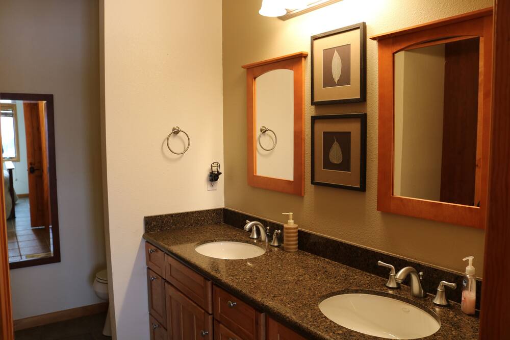 Photo of Bathroom in Kremmling