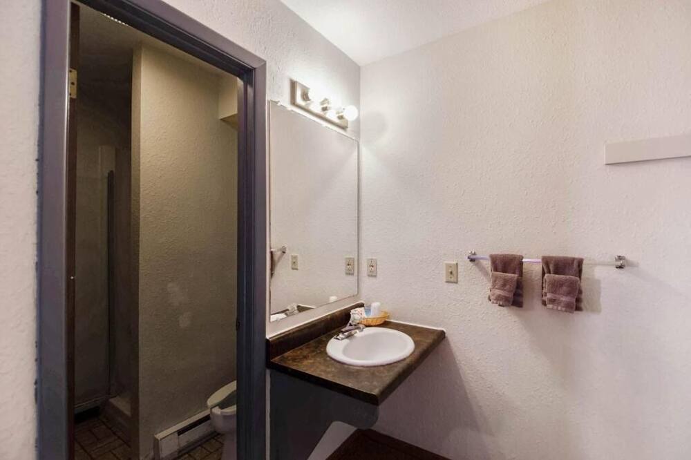 Photo of Bathroom in Cheyenne Wells