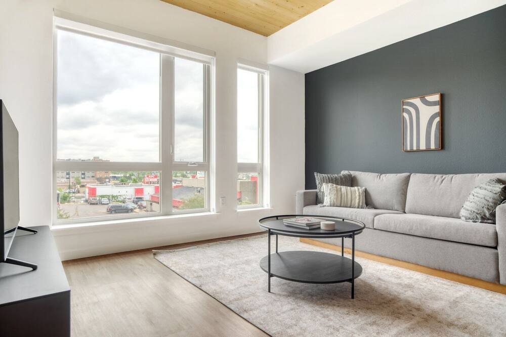 Photo of Livingroom in West Colfax