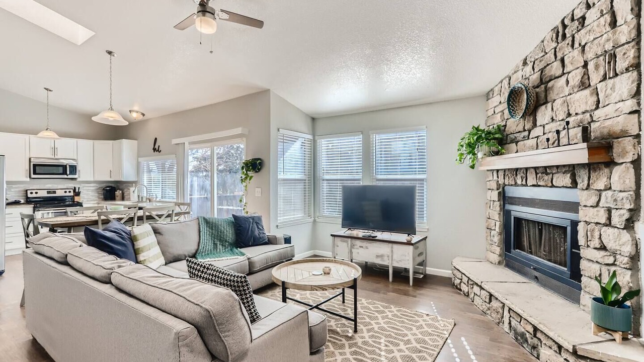 Photo of Livingroom in Tollgate Overlook