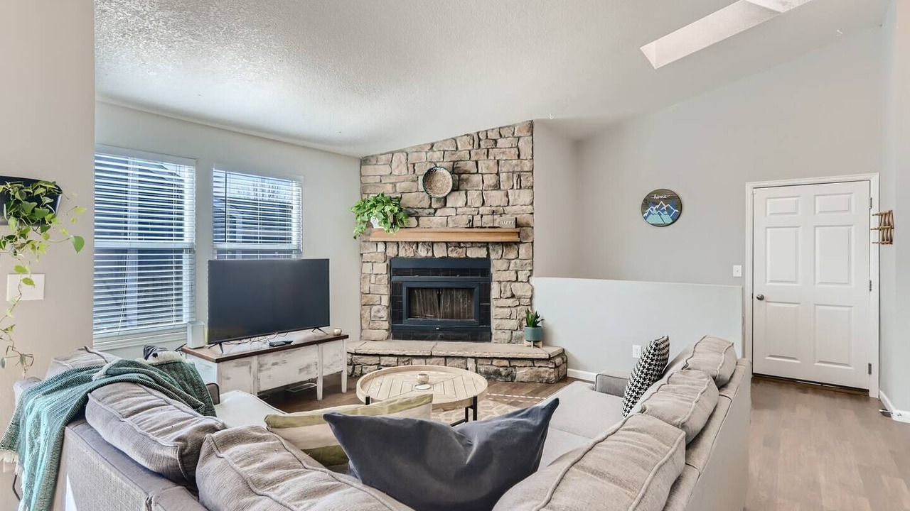 Photo of Livingroom in Tollgate Overlook