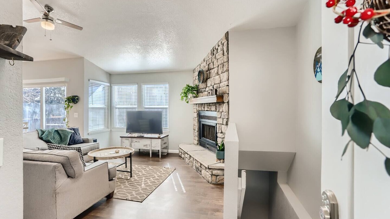 Photo of Livingroom in Tollgate Overlook