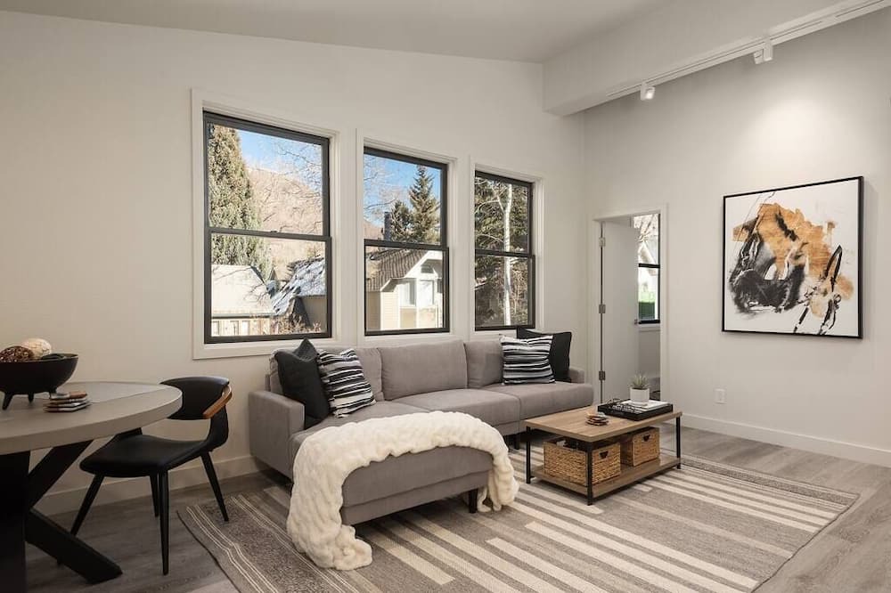Photo of Livingroom in West End