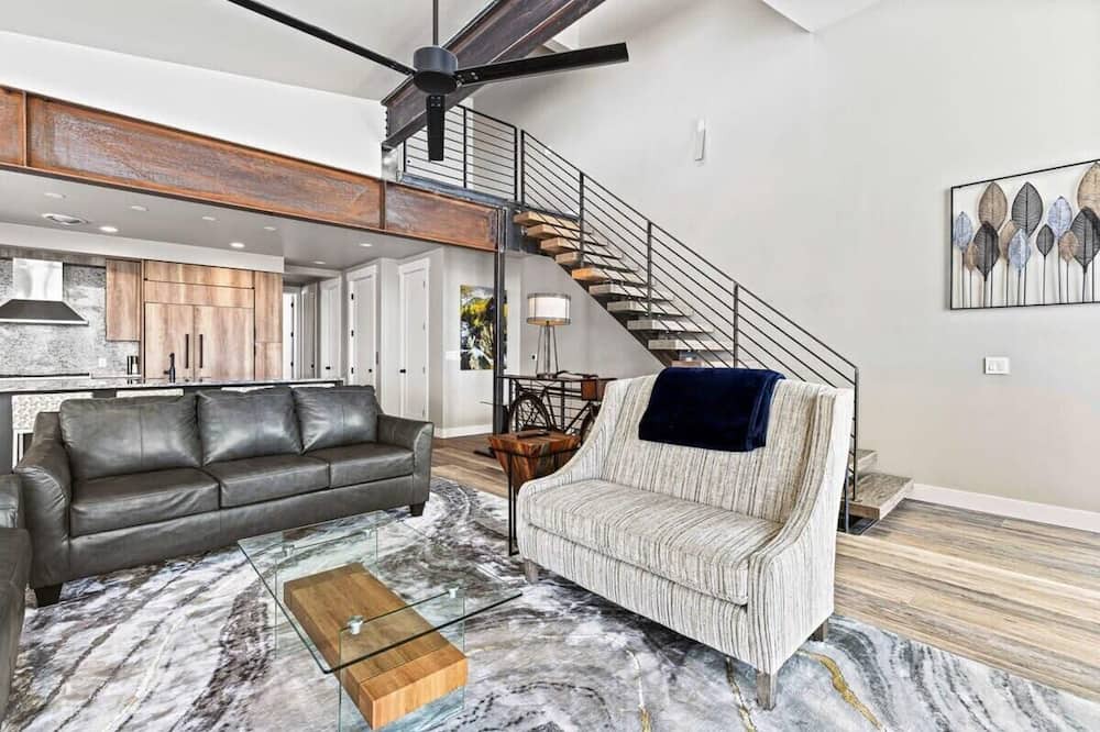 Photo of Livingroom in Woodmoor