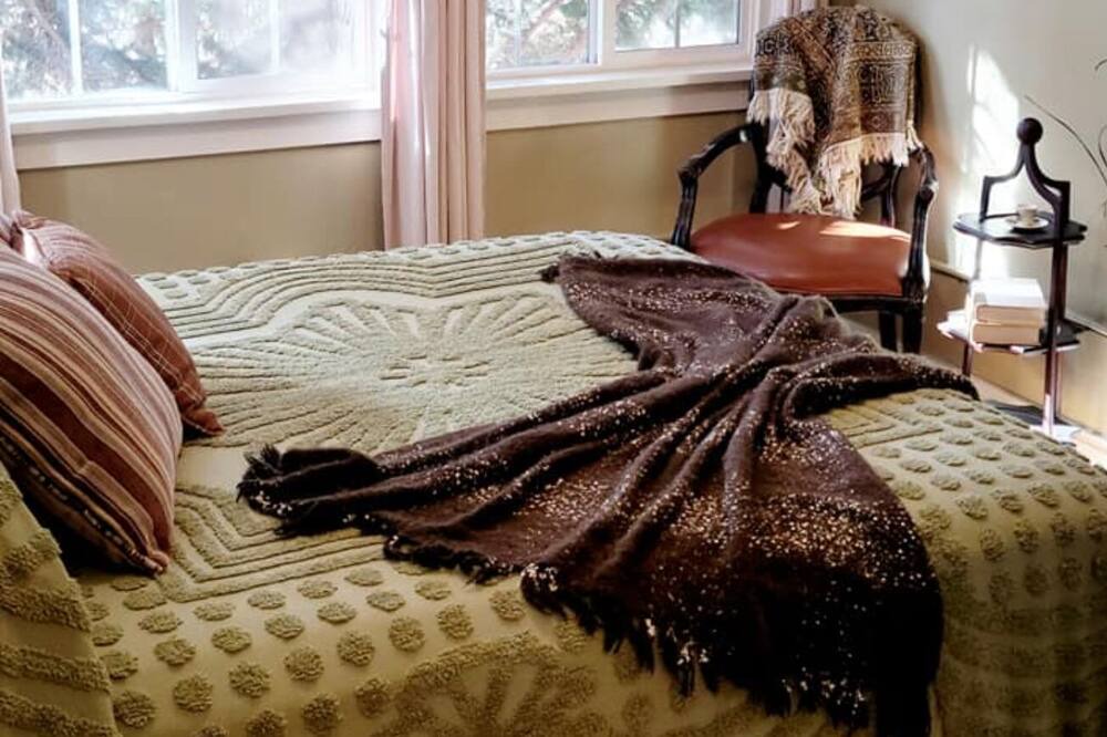 Photo of Bedroom in Evergreen Meadows