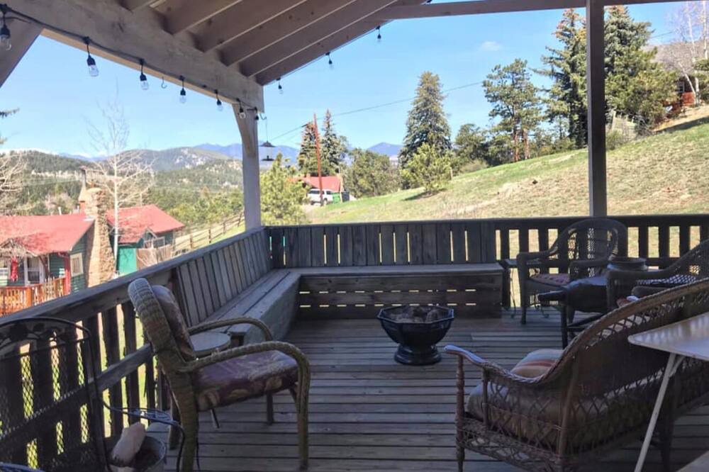 Photo of Patio Balcony in Evergreen Meadows