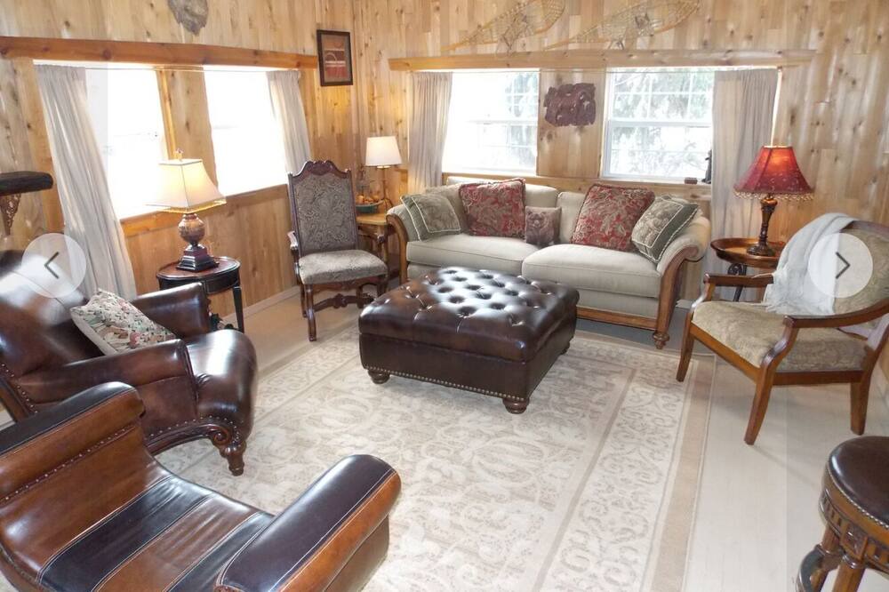 Photo of Livingroom in Evergreen Meadows