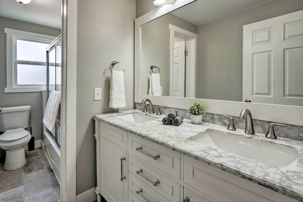 Photo of Bathroom in Carriage Hills
