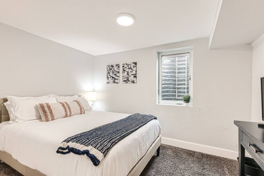 Photo of Bedroom in Lamar Heights Area
