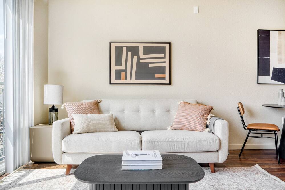 Photo of Livingroom in City Park West