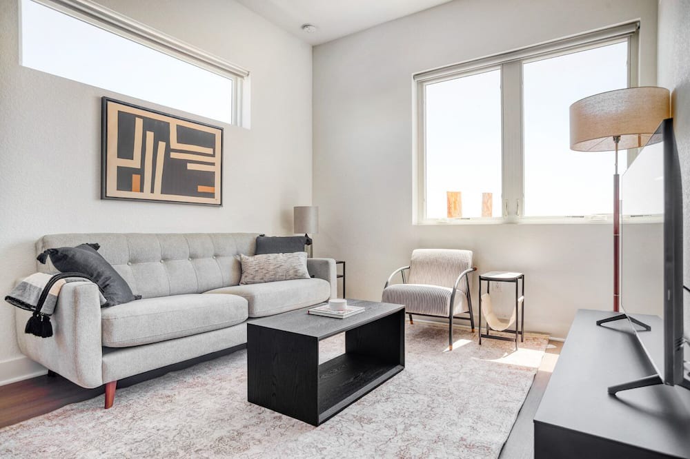 Photo of Livingroom in West Colfax