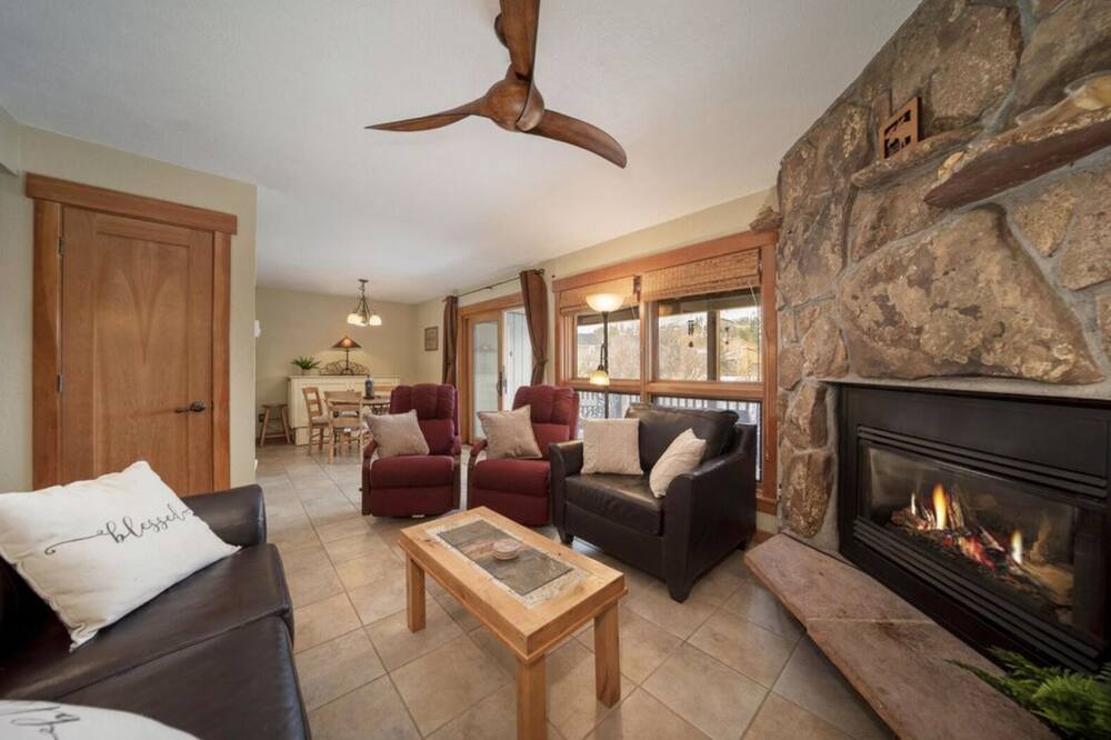 Photo of Livingroom in Fraser