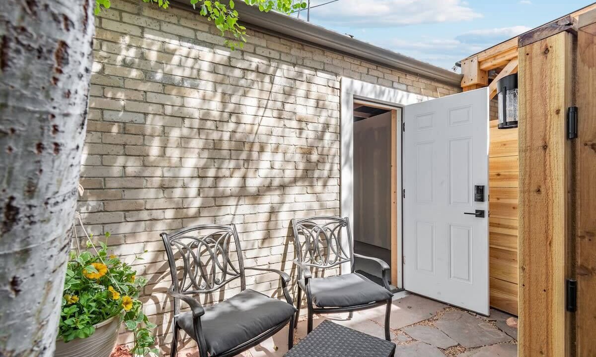 Photo of Outdoor in Uptown