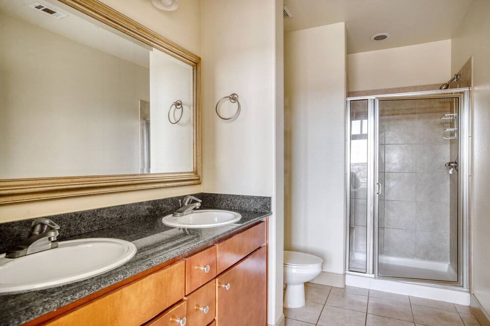 Photo of Bathroom in Glendale