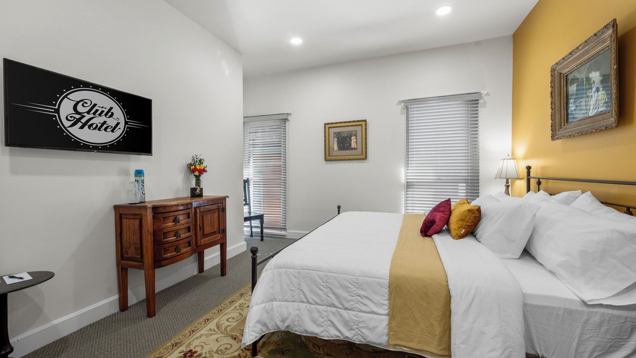 Photo of Bedroom in Idaho Springs
